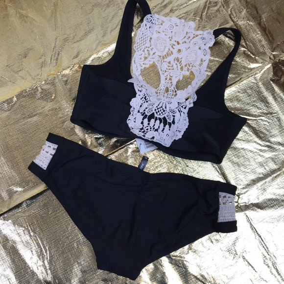 HOT TOPIC Other - HOT TOPIC XL skull lace swim suit NEW